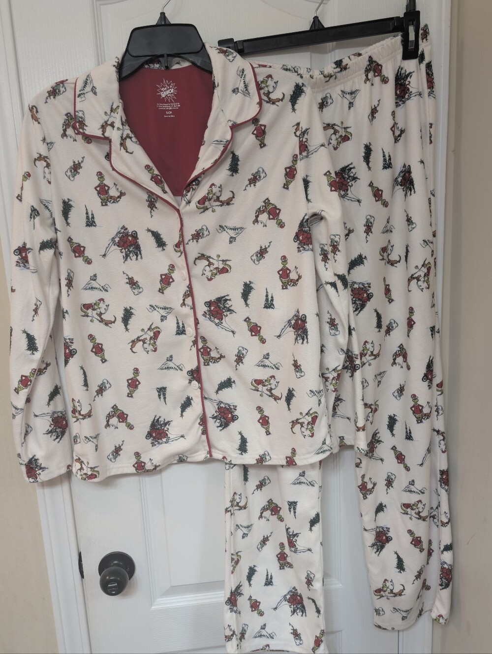Dr. Seuss Cream and Red  Holiday Print Pajama Set- The Grinch